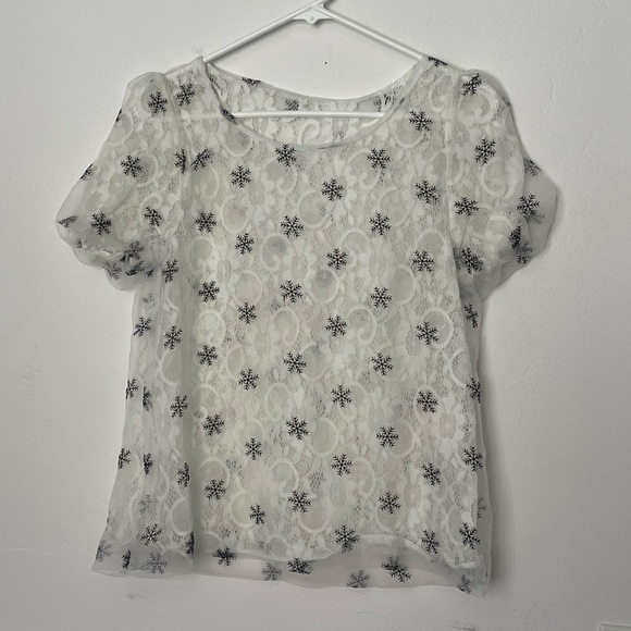 Snowflake and lace blouse - Picture 4 of 12